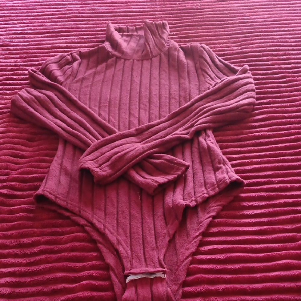 Ribbed Mock Neck Bodysuit in Deep Raspberry